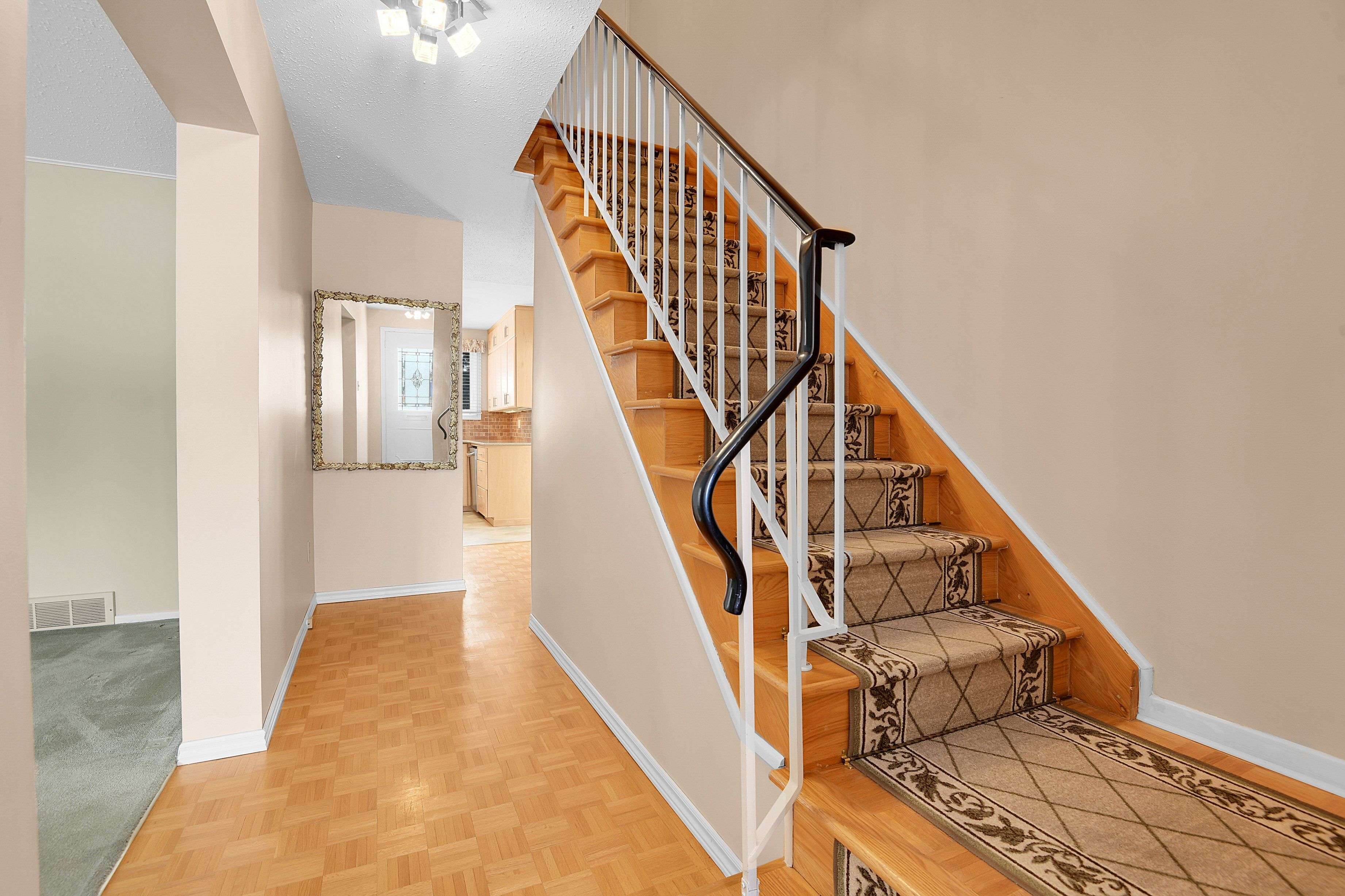 2166 Bickerton AVE, Beacon Hill North - South And Area, ON K1J 6Y3