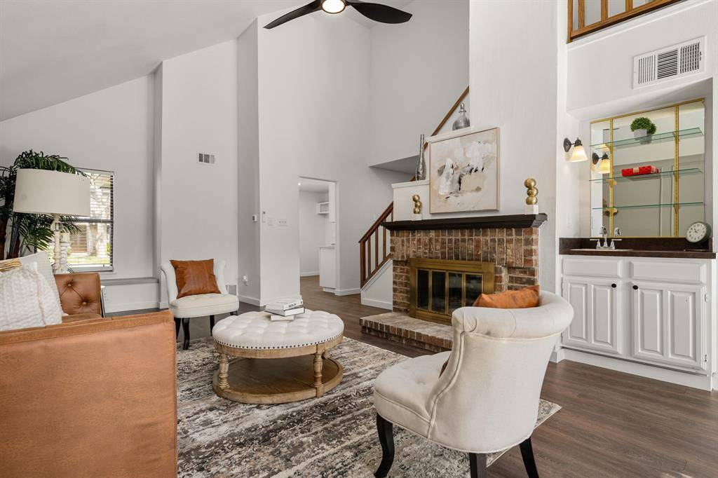 200 Saddle Rock Court, Irving, TX 75063
