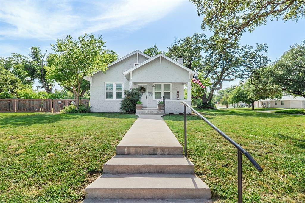 1800 S China Street, Brady, TX 76825