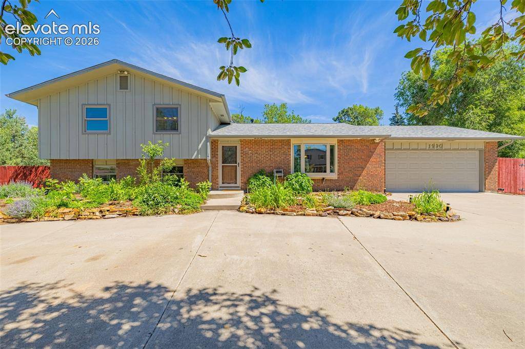 1990 Brookwood DR, Colorado Springs, CO 80918