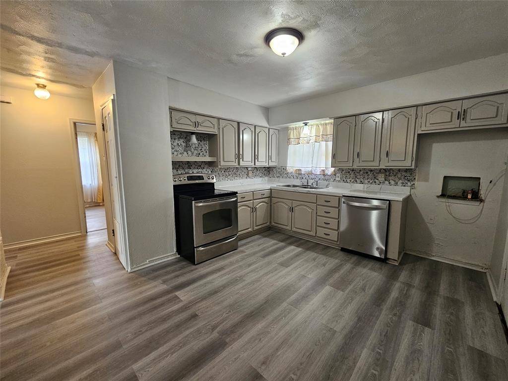 119 Palm Oak Drive, Dallas, TX 75217