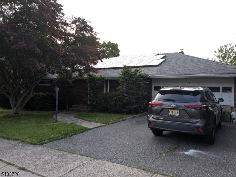 49 Kipp Ave, Elmwood Park Boro, NJ 07407