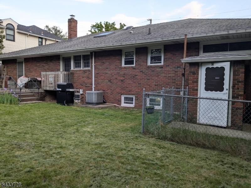 49 Kipp Ave, Elmwood Park Boro, NJ 07407