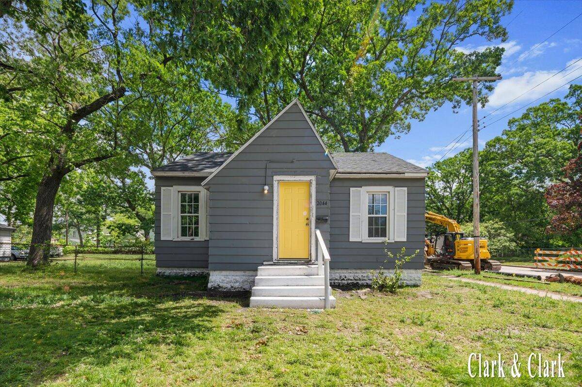 2044 Wood ST, Muskegon Heights City, MI 49444