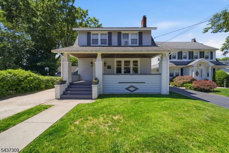 374 Diamond Bridge Ave, Hawthorne Boro, NJ 07506