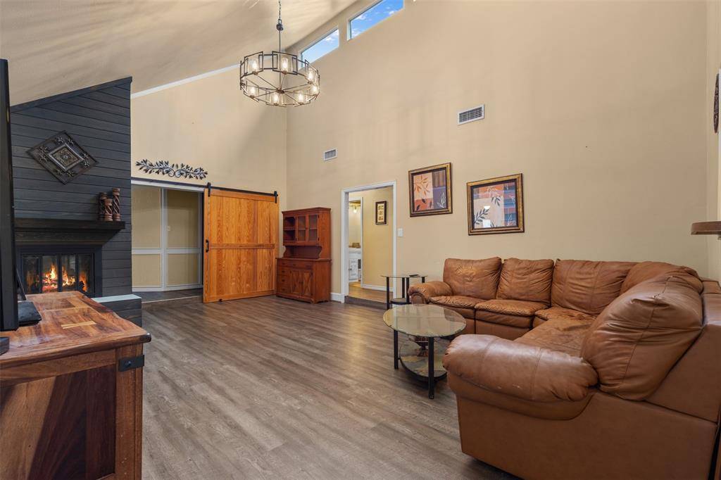 1617 Westridge Drive, Hurst, TX 76054
