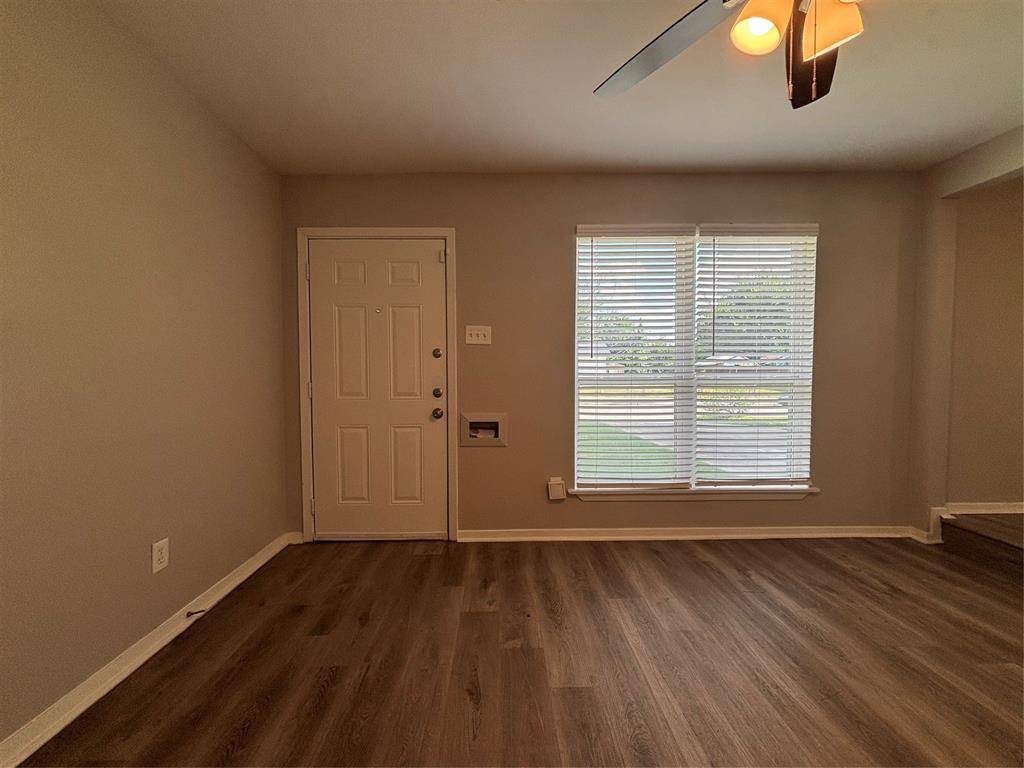 1821 Sandy Lane, Mesquite, TX 75149