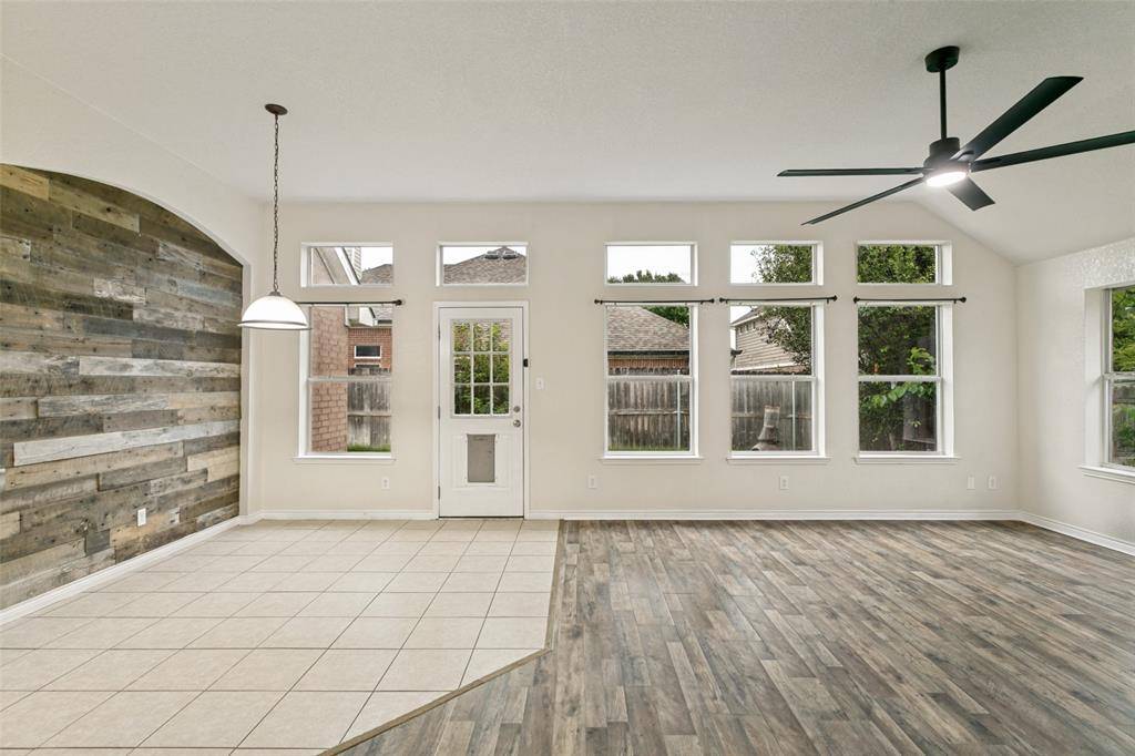 908 Dogwood Drive, Burleson, TX 76028