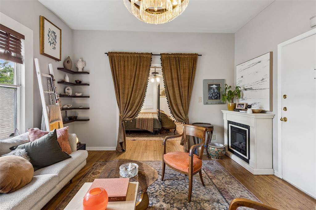 826 N Bishop Avenue, Dallas, TX 75208