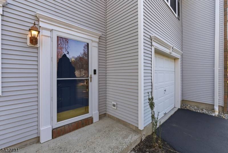 42 Pond Hollow Dr, Jefferson Twp., NJ 07438