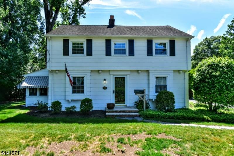 161 Wyckoff Ave, Wyckoff Twp., NJ 07481