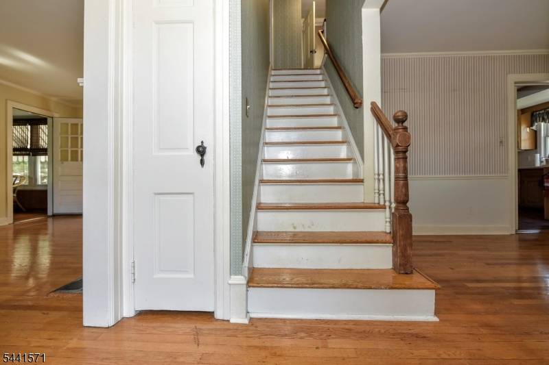 161 Wyckoff Ave, Wyckoff Twp., NJ 07481