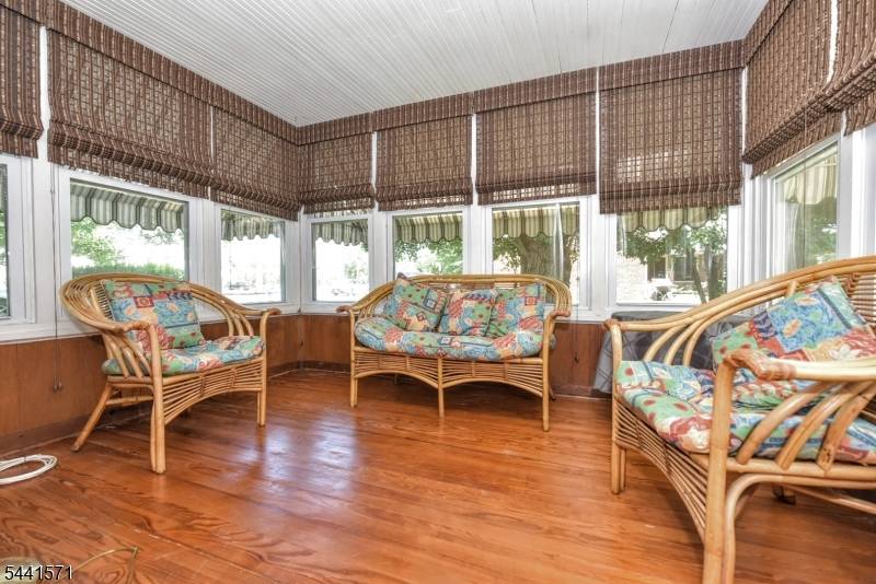 161 Wyckoff Ave, Wyckoff Twp., NJ 07481