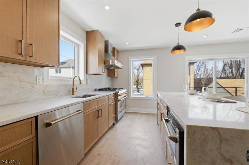 138A Weigands Ln #A, Secaucus Town, NJ 07094