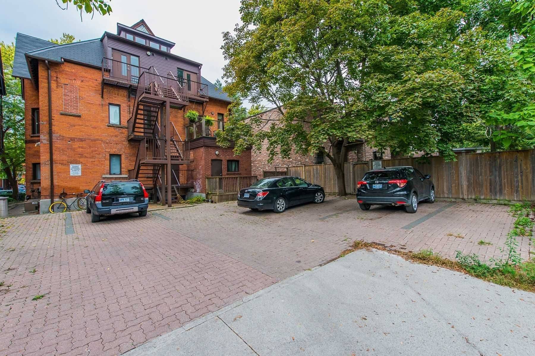 173-175 Madison AVE, Toronto C02, ON M5R 2S6