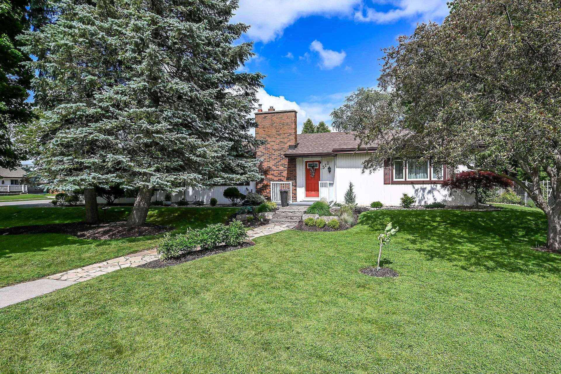 511 FIDDLERS GREEN RD, Hamilton, ON L9G 1X3