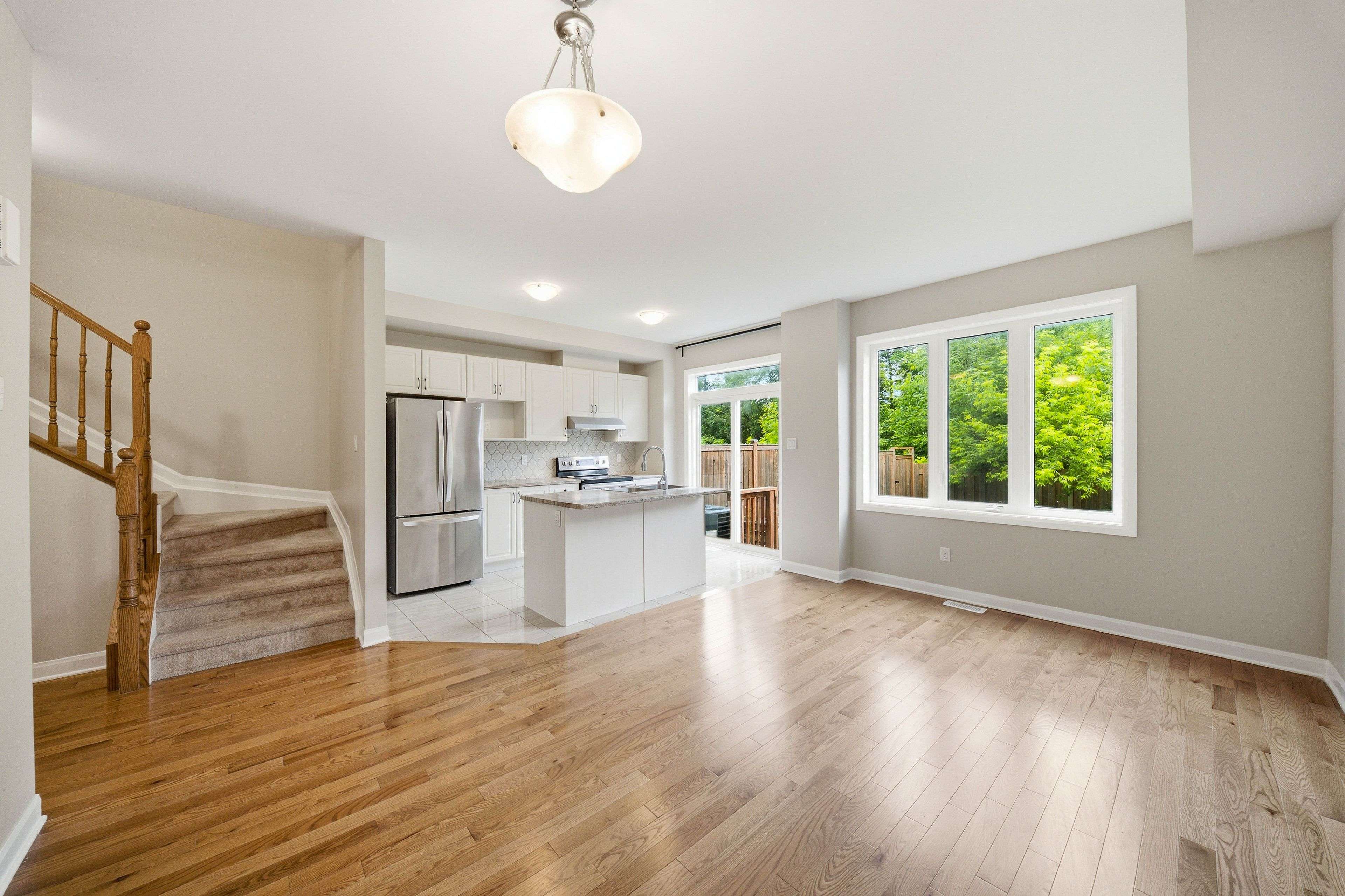222 Geyser PL, Barrhaven, ON K2J 6P1