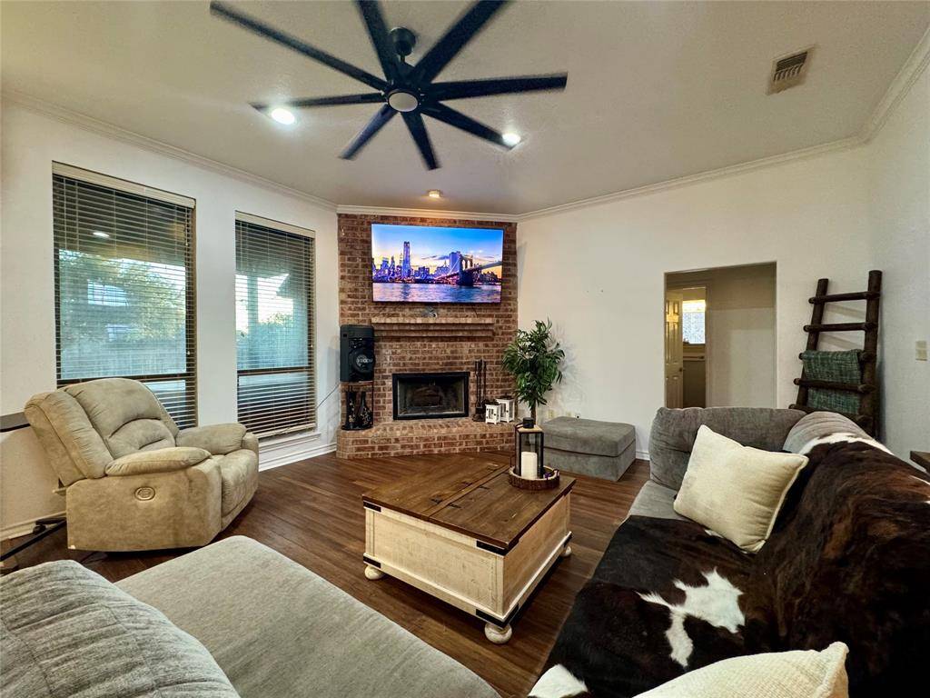 2942 Meandering Way, Granbury, TX 76049
