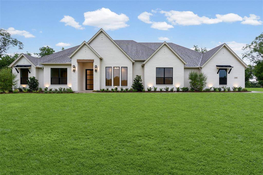 1130 E Landings N, Granbury, TX 76049