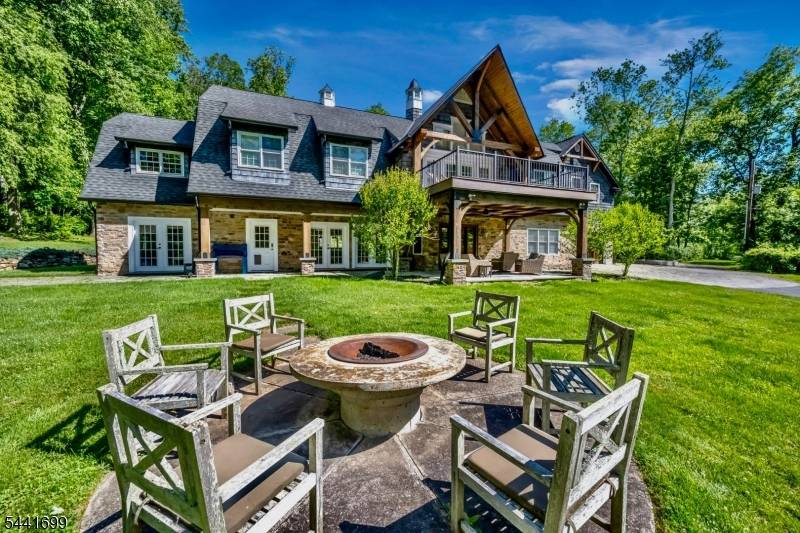 3 Laurel Ln, Chester Twp., NJ 07930