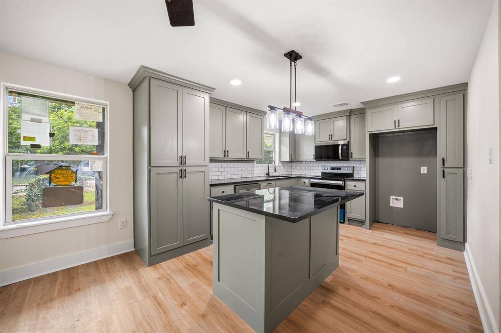 1503 E 9th Avenue, Corsicana, TX 75110