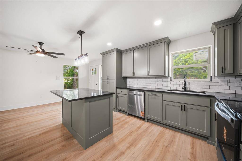 1503 E 9th Avenue, Corsicana, TX 75110