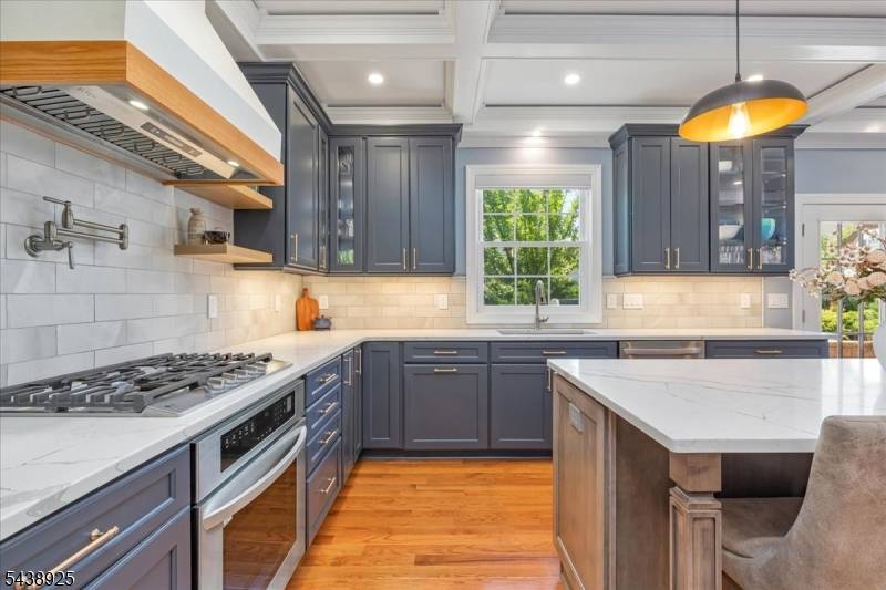 405 Ford Ave, Woodbridge Twp., NJ 08863
