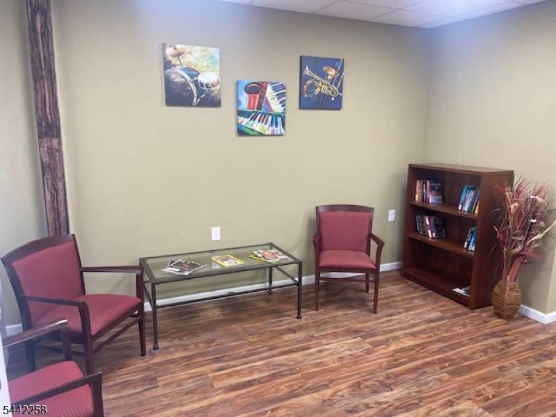609 Roselle St, Linden City, NJ 07036