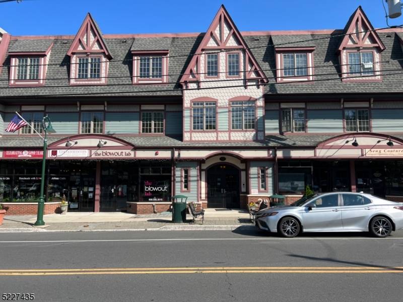 230 South Ave #2D, Fanwood Boro, NJ 07023