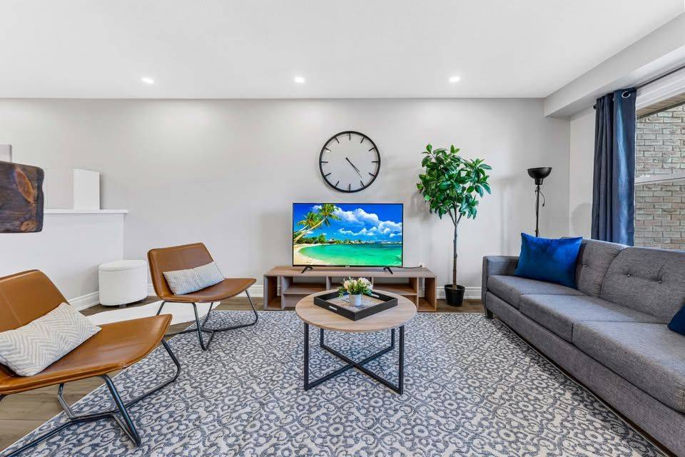 2258 Manchester DR, Burlington, ON L7P 3W2