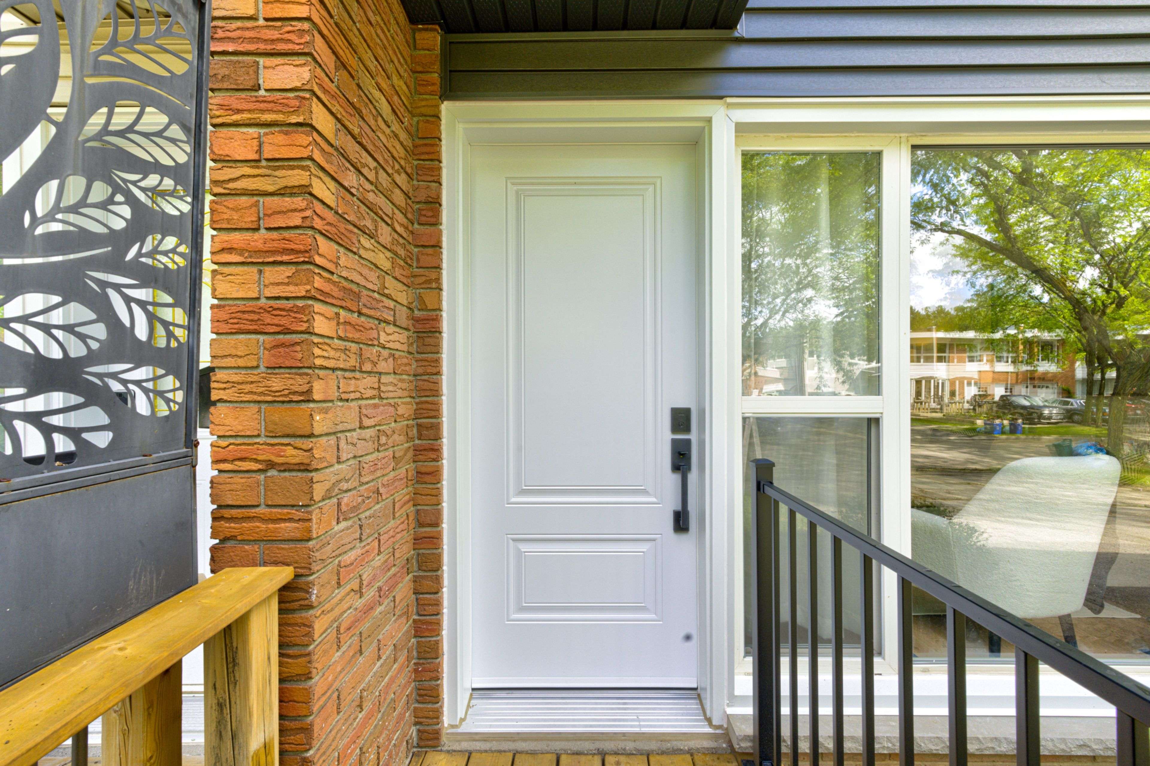 2442 Maryvale CT, Burlington, ON L7P 2P2