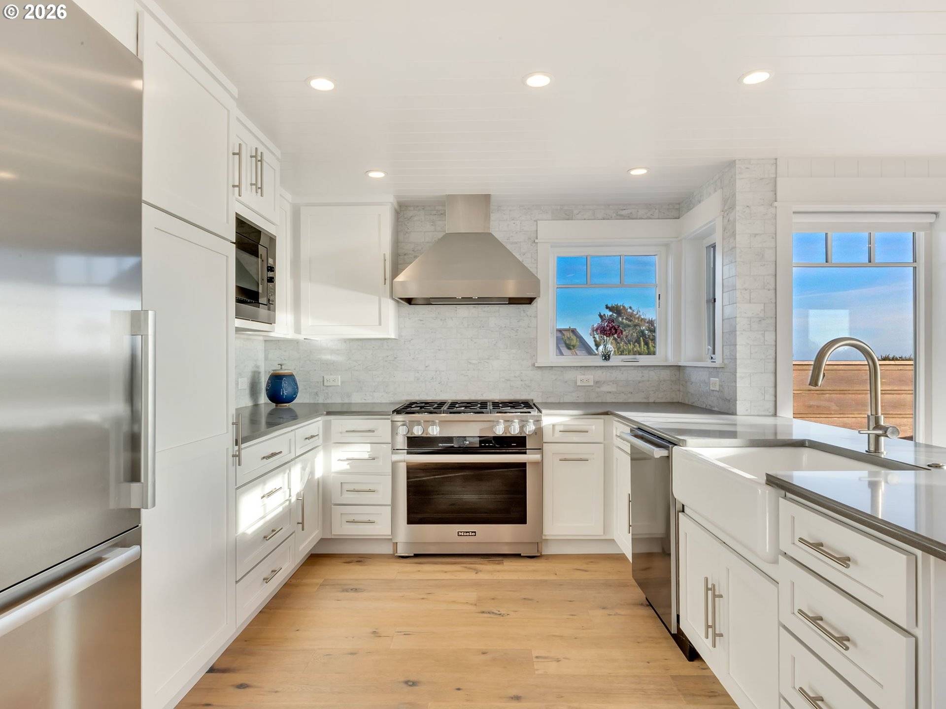 393 BEACH ST, Manzanita, OR 97130