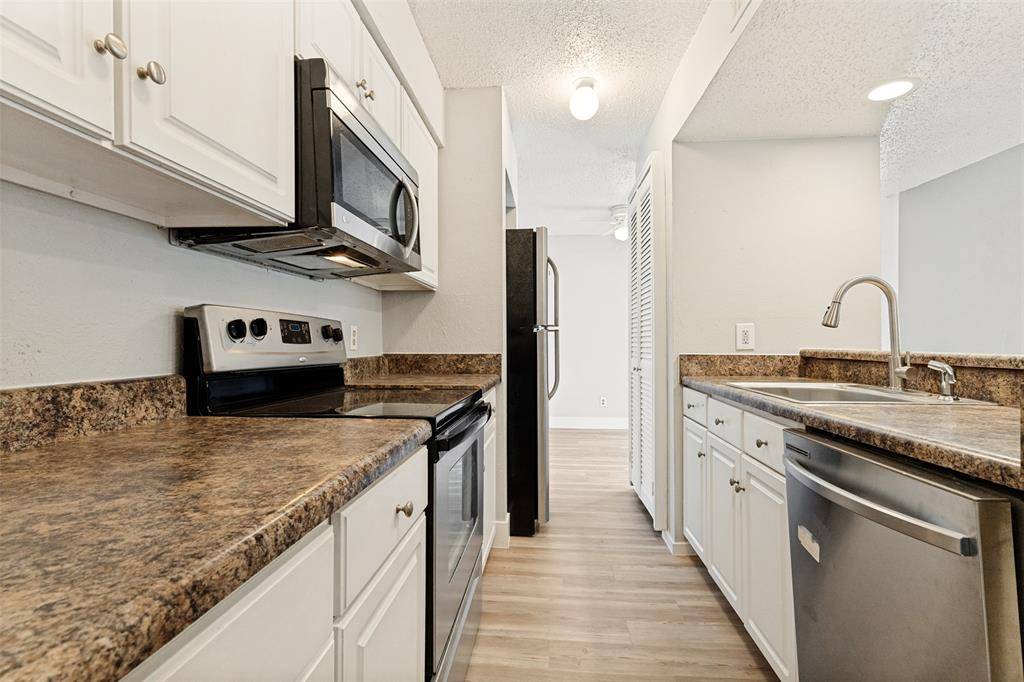5522 Boca Raton Boulevard #404, Fort Worth, TX 76112
