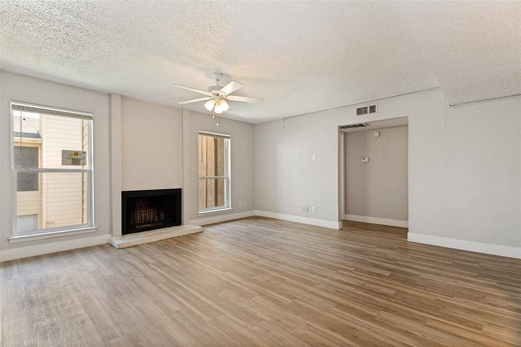 5522 Boca Raton Boulevard #404, Fort Worth, TX 76112