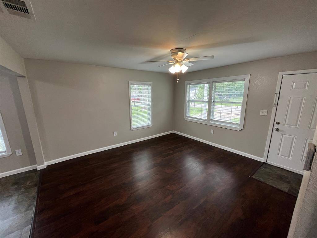 9558 Rylie Crest Drive, Dallas, TX 75217