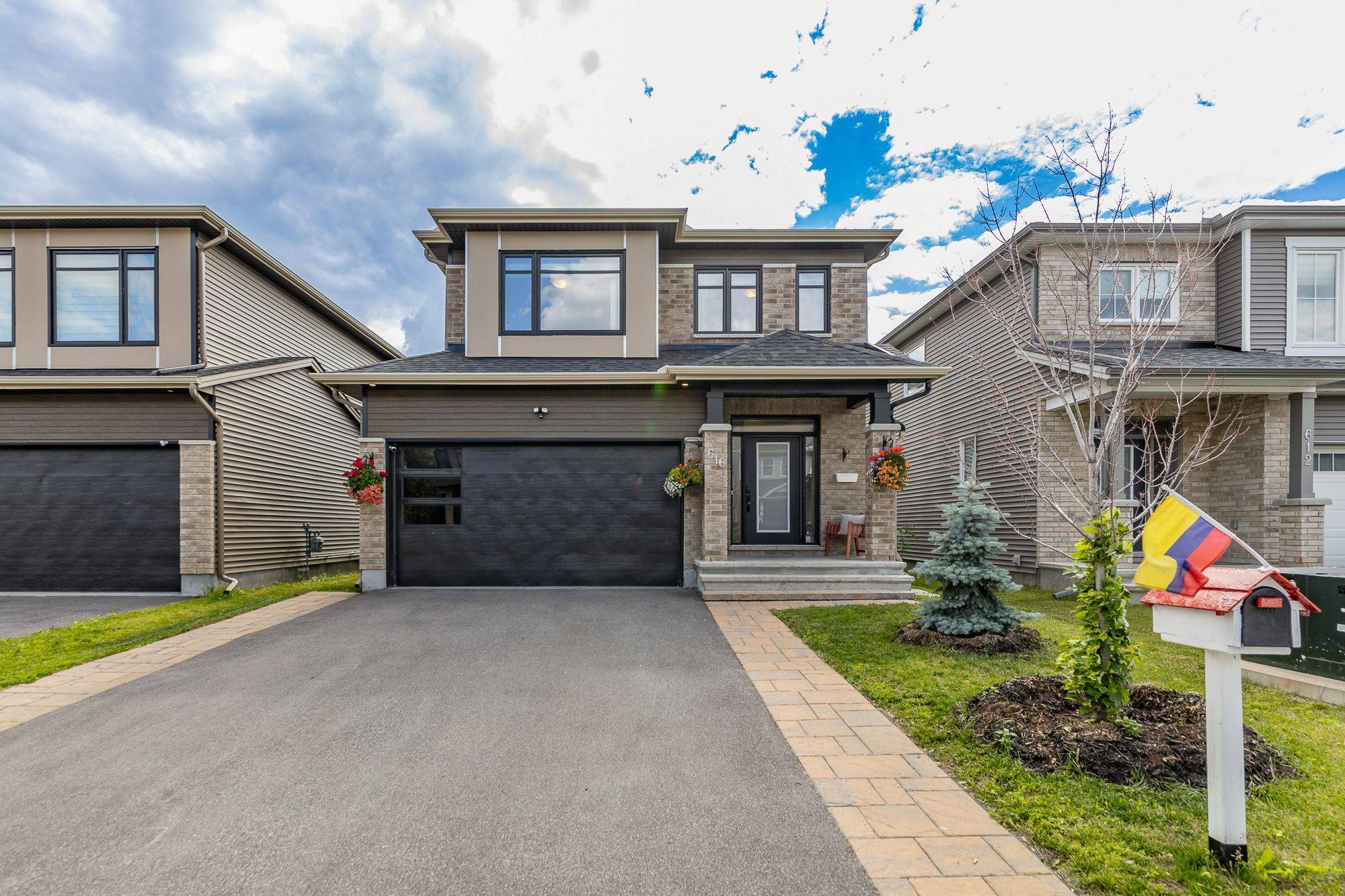 616 Moonflower CRES, Blossom Park - Airport And Area, ON K1T 0X8