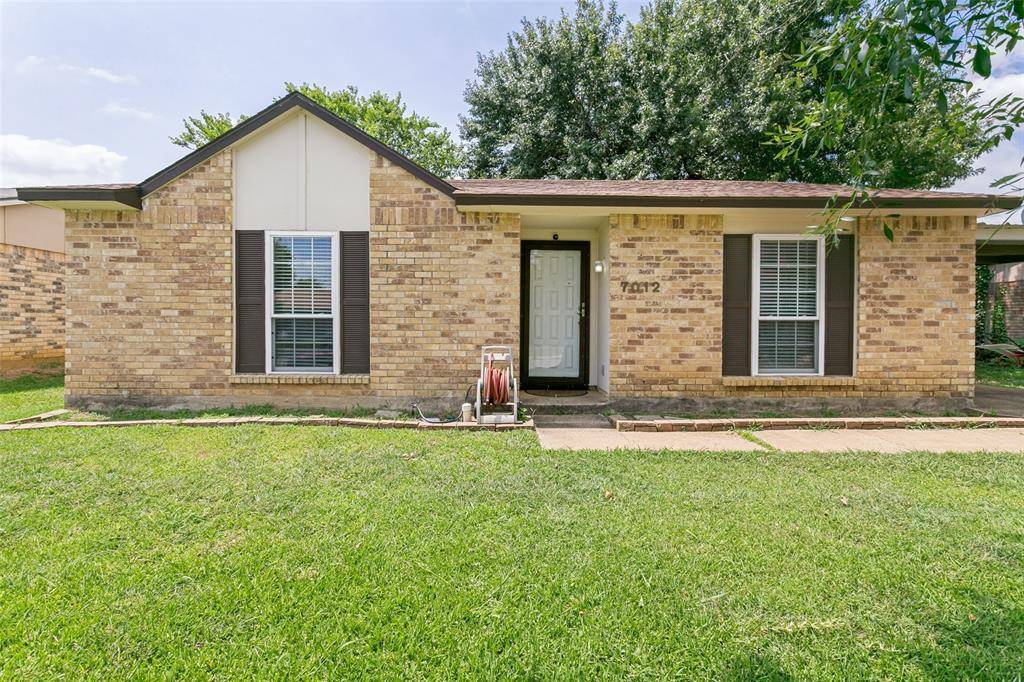 7012 Greenview Circle S, Fort Worth, TX 76120