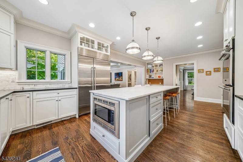 20 Country Club Dr, Chatham Twp., NJ 07928