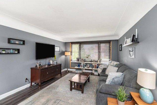 43 Wyngate AVE E, Hamilton, ON L8G 1T3