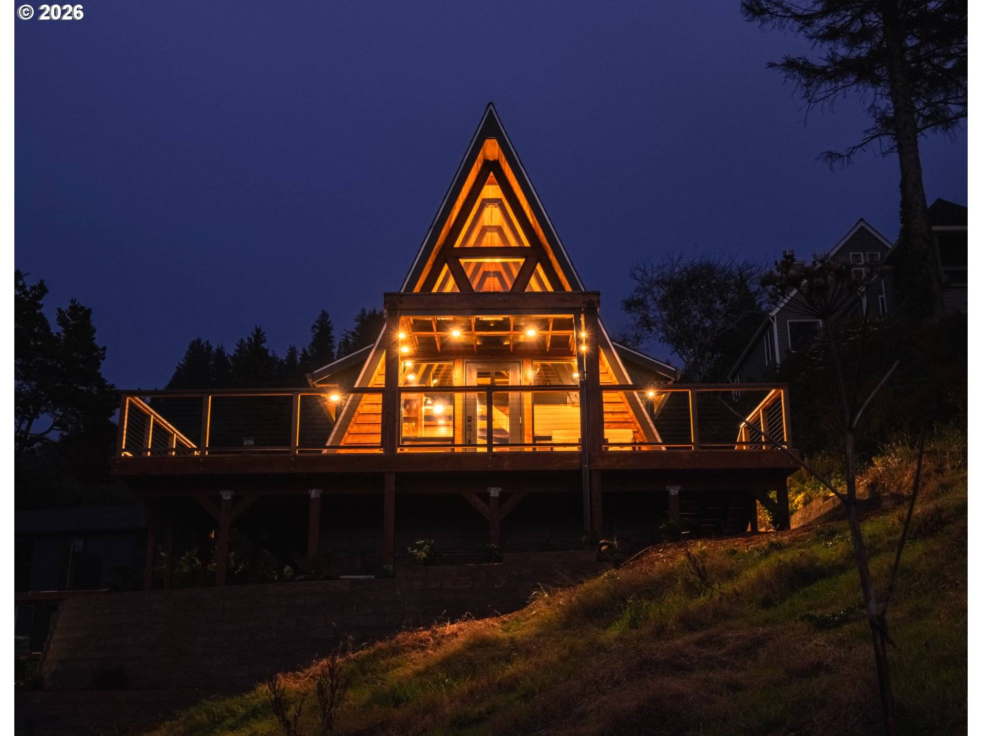 49855 SEASAND RD, Neskowin, OR 97149