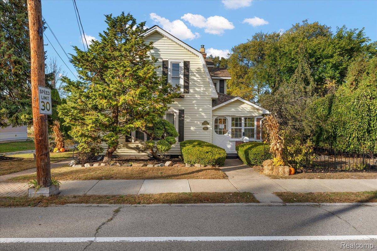 5815 Chicago RD, Warren, MI 48092