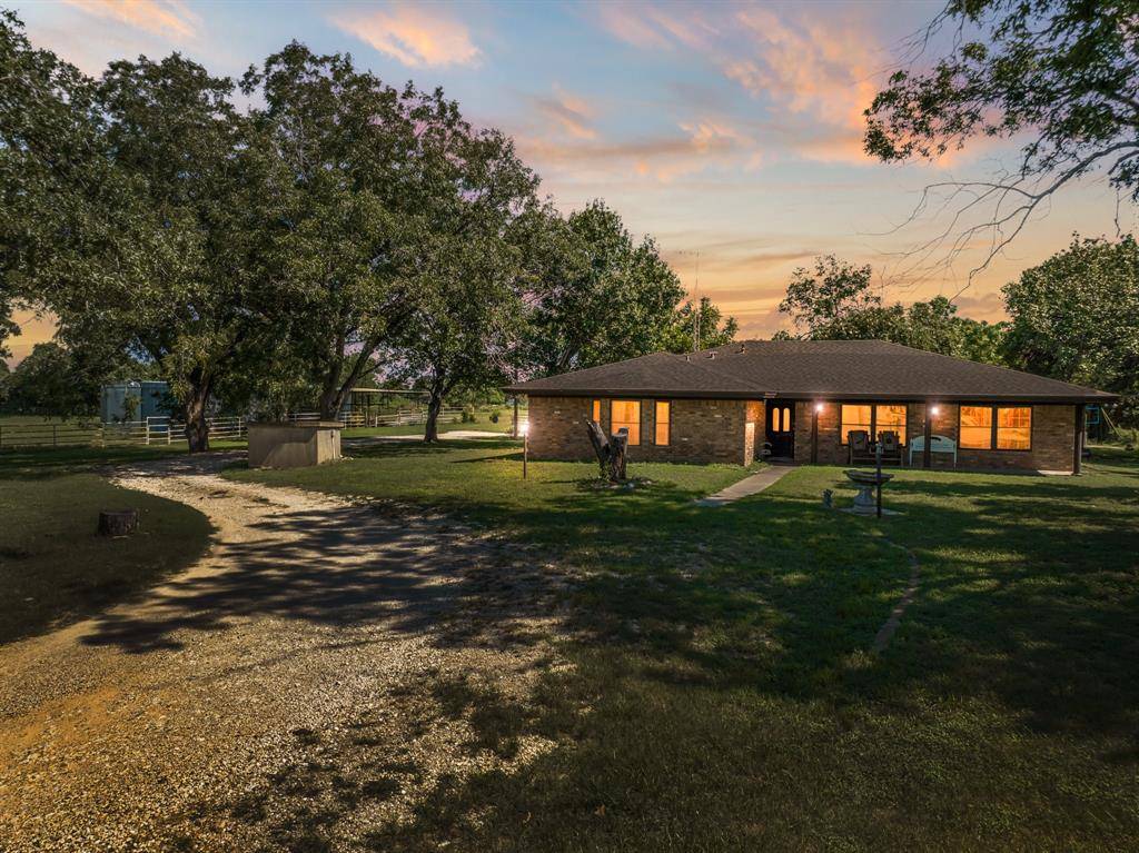 821 E Stegall Road, Robinson, TX 76706