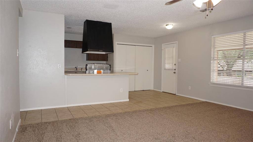 9904 Runnymeade Place, Fort Worth, TX 76108