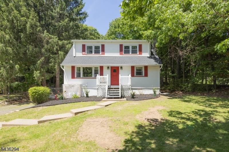 39 Broadway, West Milford Twp., NJ 07480