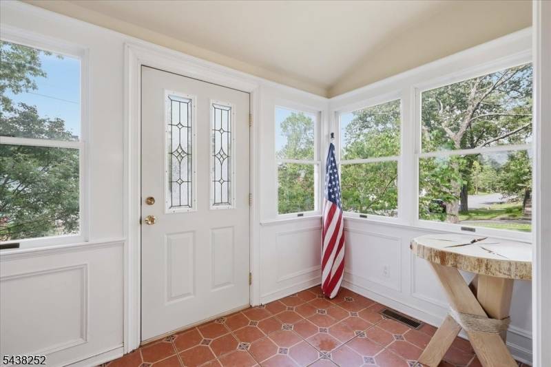 253 Essex St, Long Hill Twp., NJ 07980