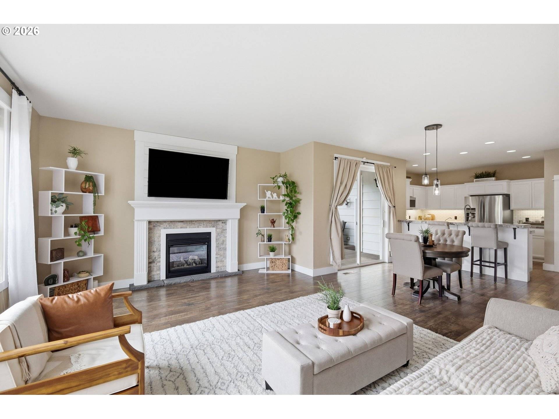 1046 GREEN MEADOWS AVE, Junction City, OR 97448