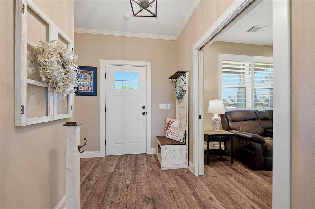 662 Preakness Place Road, Van Alstyne, TX 75495