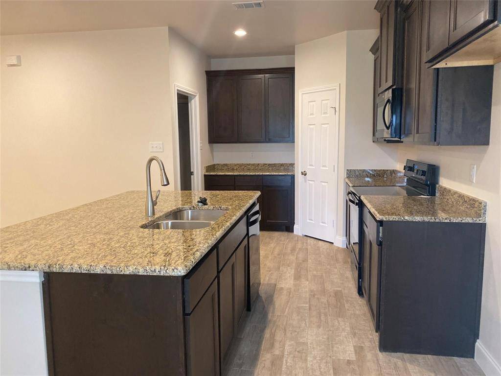 2202 Jones Street, Greenville, TX 75401