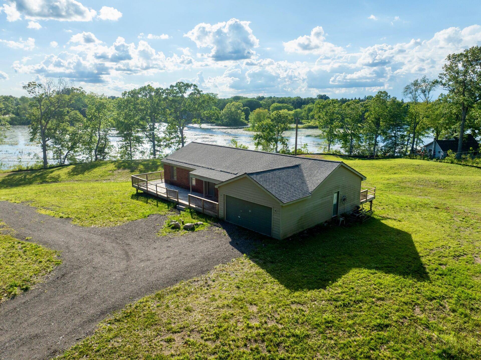 5245 Grass Lake RD, White Lake Twp, MI 48383