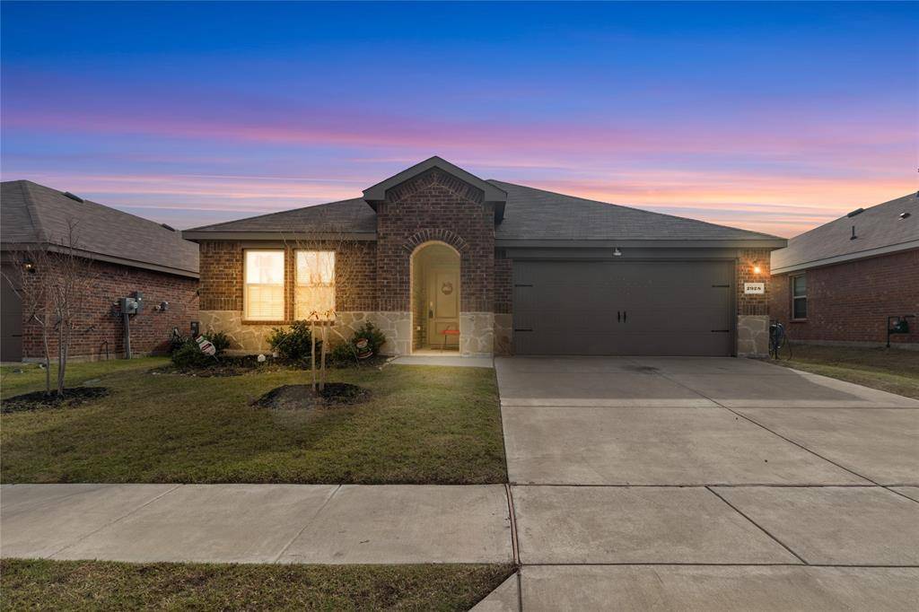 2928 Roper Street, Royse City, TX 75189